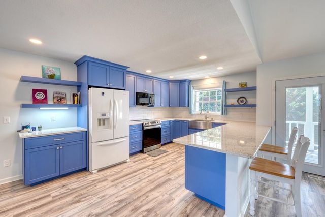 2112 J V Ledford Road, Young Harris, GA 30582