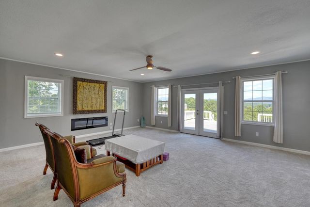 2112 J V Ledford Road, Young Harris, GA 30582