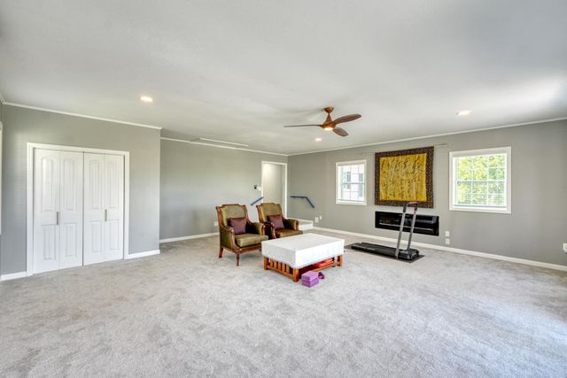 2112 J V Ledford Road, Young Harris, GA 30582