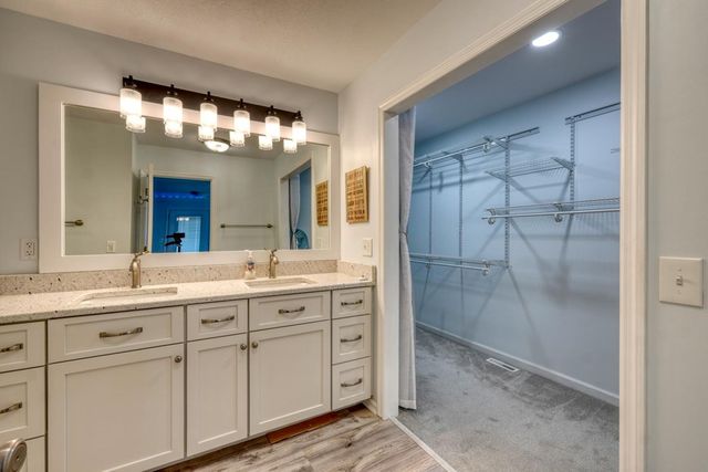 2112 J V Ledford Road, Young Harris, GA 30582