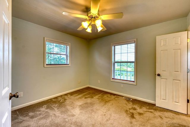 2112 J V Ledford Road, Young Harris, GA 30582