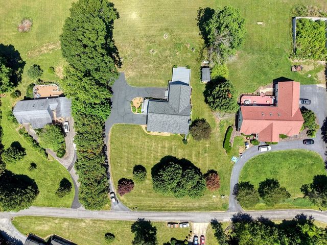 2112 J V Ledford Road, Young Harris, GA 30582