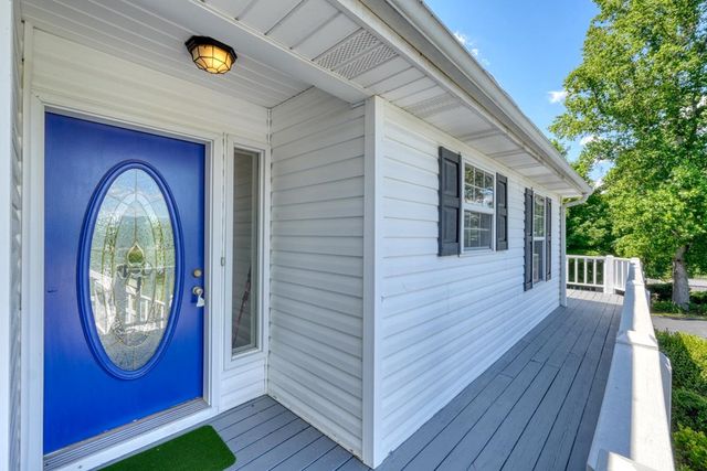 2112 J V Ledford Road, Young Harris, GA 30582