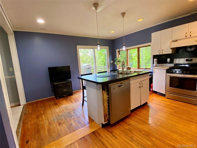 10 Willard Place, Monroe, NY 10950