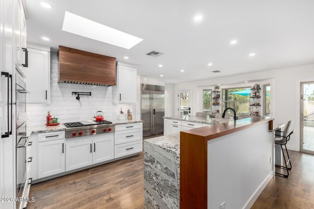 3220 E HATCHER Road, Phoenix, AZ 85028