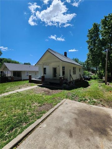 2016 Scott Street, St Joseph, MO 64507