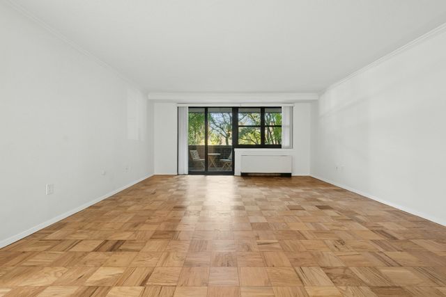 9 Hawthorne Pl 2J, Boston, MA 02114