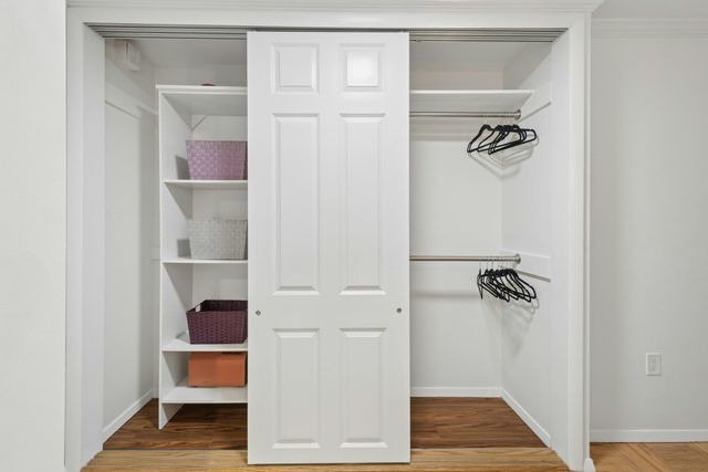 9 Hawthorne Pl 2J, Boston, MA 02114