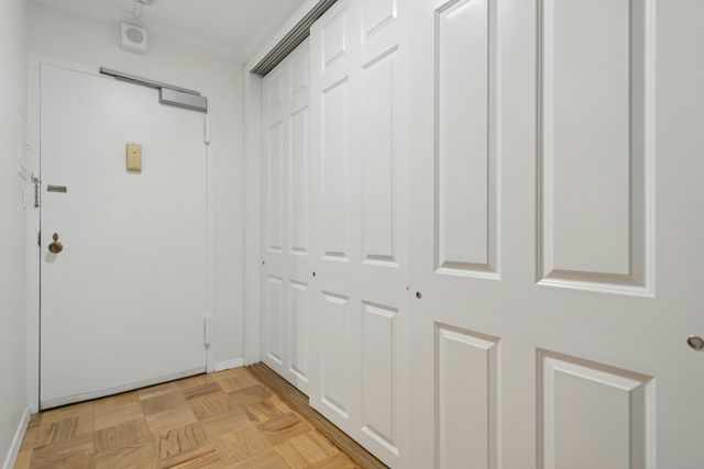 9 Hawthorne Pl 2J, Boston, MA 02114