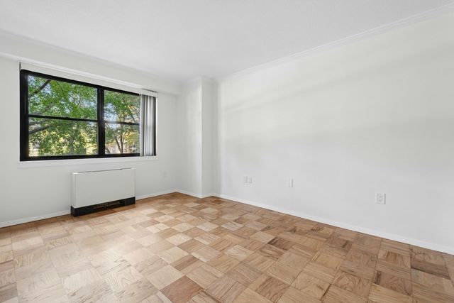 9 Hawthorne Pl 2J, Boston, MA 02114