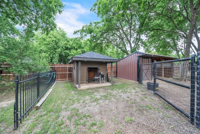 7839 Blanchard Way, Fort Worth, TX 76126