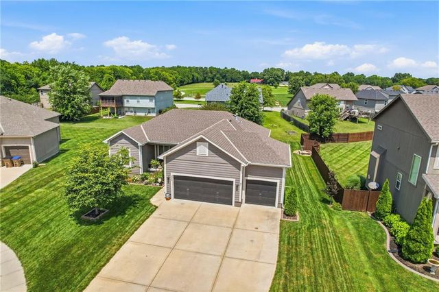 1904 Red Bud Court, Raymore, MO 64083