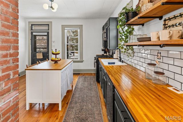 720 Henry Street, Collinsville, IL 62234