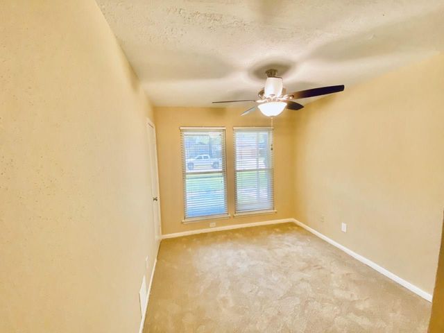 8646 Sunny Ridge Drive, Houston, TX 77095