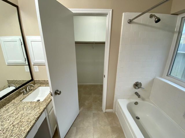 8646 Sunny Ridge Drive, Houston, TX 77095