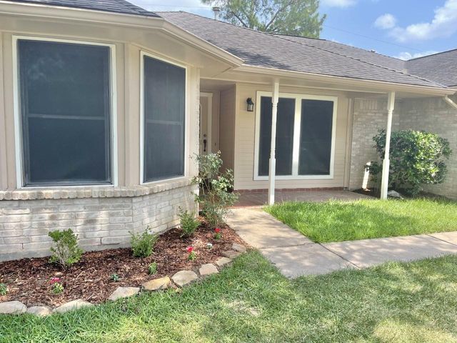 8646 Sunny Ridge Drive, Houston, TX 77095