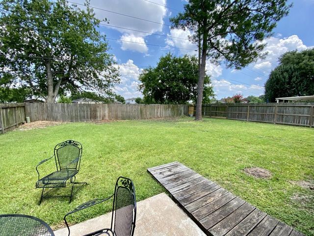 8646 Sunny Ridge Drive, Houston, TX 77095