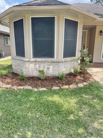8646 Sunny Ridge Drive, Houston, TX 77095