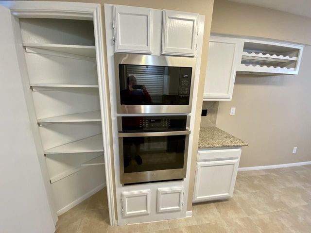 8646 Sunny Ridge Drive, Houston, TX 77095