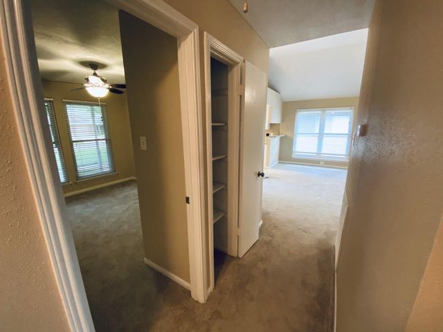 8646 Sunny Ridge Drive, Houston, TX 77095