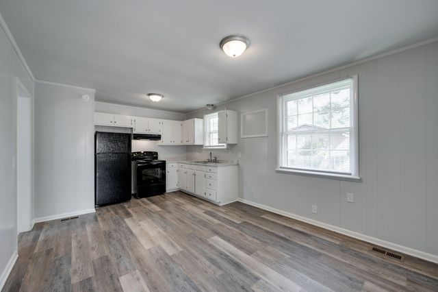100 Karen Ray Ct, Antioch, TN 37013