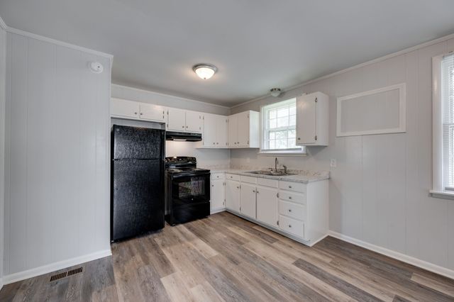 100 Karen Ray Ct, Antioch, TN 37013