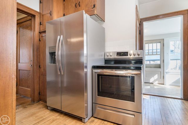 420 W 2nd Street, Rochester, MI 48304