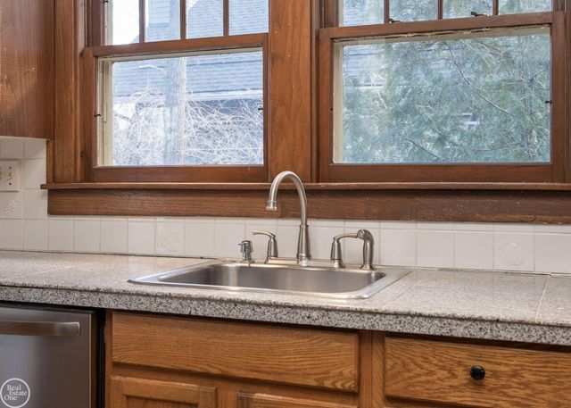 420 W 2nd Street, Rochester, MI 48304