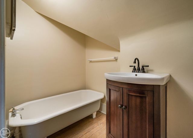 420 W 2nd Street, Rochester, MI 48304