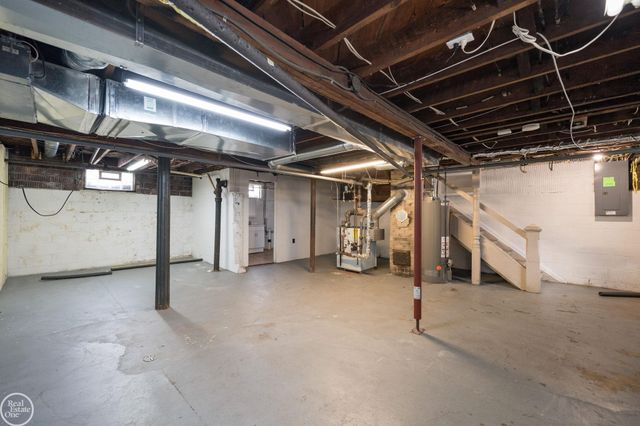 420 W 2nd Street, Rochester, MI 48304