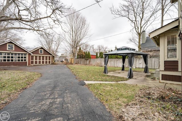 420 W 2nd Street, Rochester, MI 48304