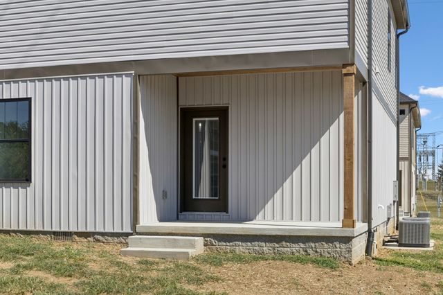 117 E Campbell Rd B, Madison, TN 37115