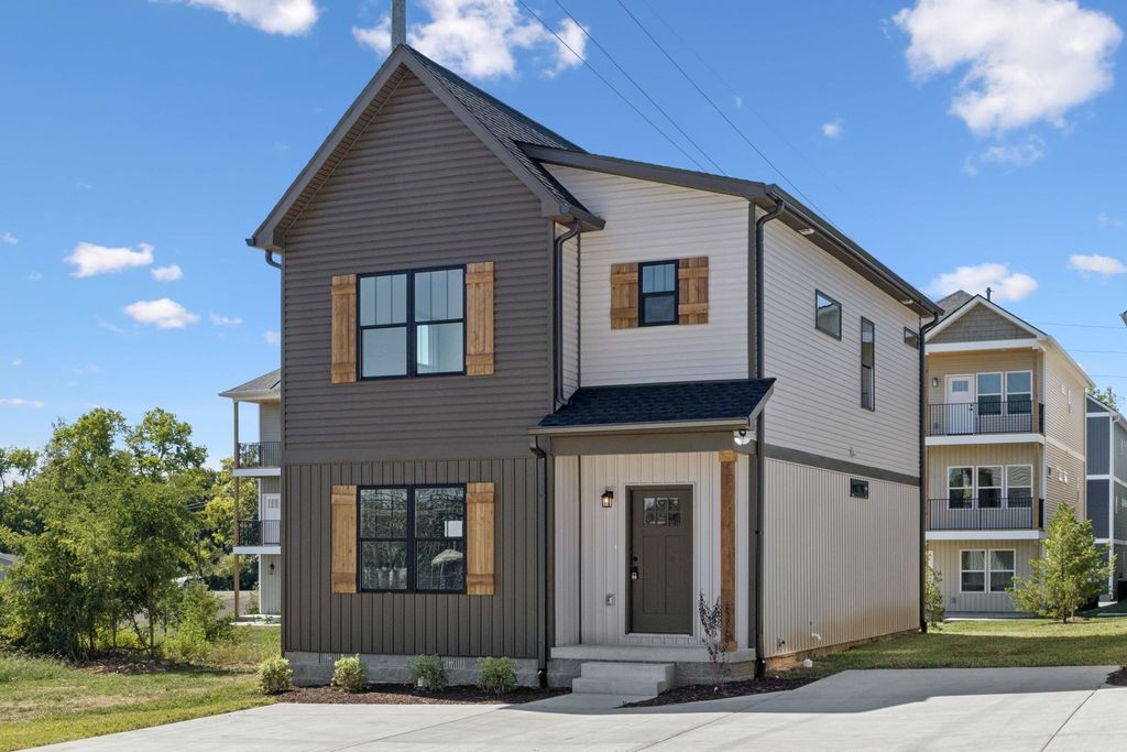 117 E Campbell Rd B, Madison, TN 37115