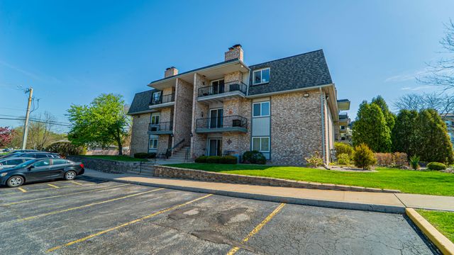 245 W Joliet Street 302, Schererville, IN 46375