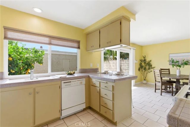 5021 Vauxhall Road, Westminster, CA 92683