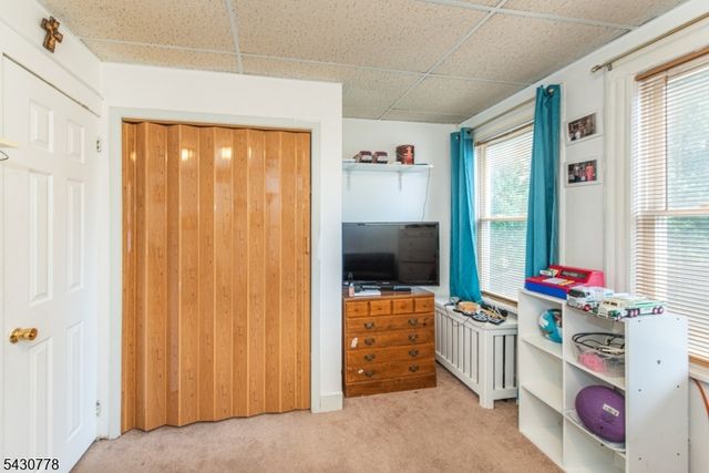 81 6Th Ave, Clifton City, NJ 07011