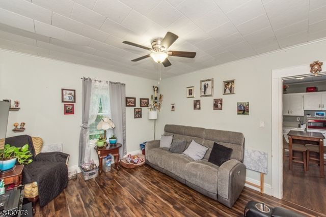 81 6Th Ave, Clifton City, NJ 07011