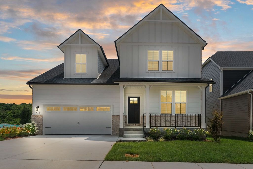 536 Kemp Dr, Hermitage, TN 37076