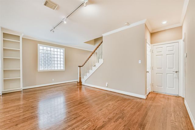 5023 Nolda Street, Houston, TX 77007