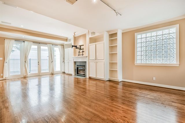 5023 Nolda Street, Houston, TX 77007