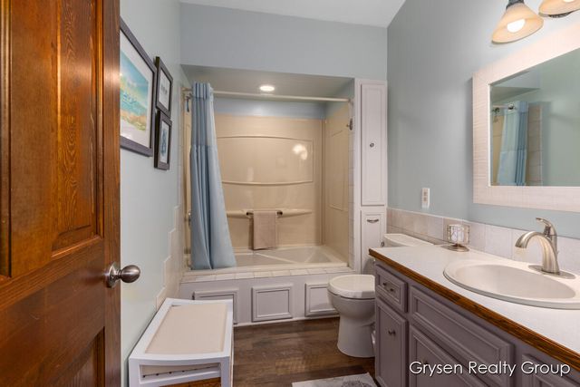 3687 Wentworth Drive Sw, City Of Wyoming, MI 49519