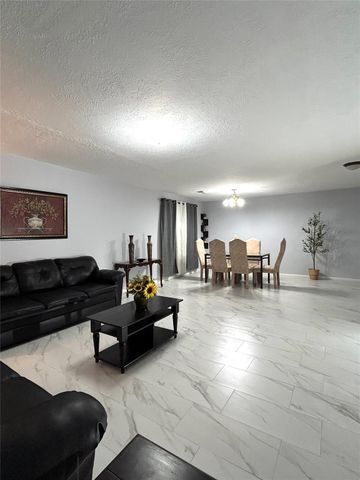 23126 S Waterlake Drive, Richmond, TX 77406