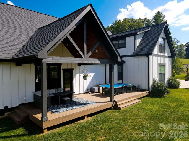 153 Israel Road, Leicester, NC 28748