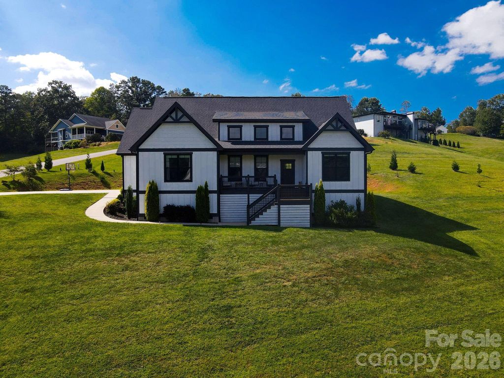 153 Israel Road, Leicester, NC 28748