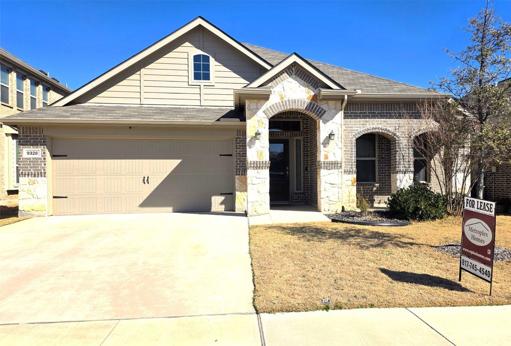 9328 Bronze Meadow Drive, Fort Worth, TX 76131