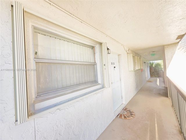 1751 NW 75th Avenue 313, Plantation, FL 33313