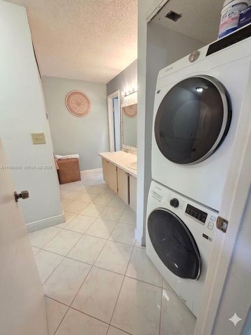 1751 NW 75th Avenue 313, Plantation, FL 33313