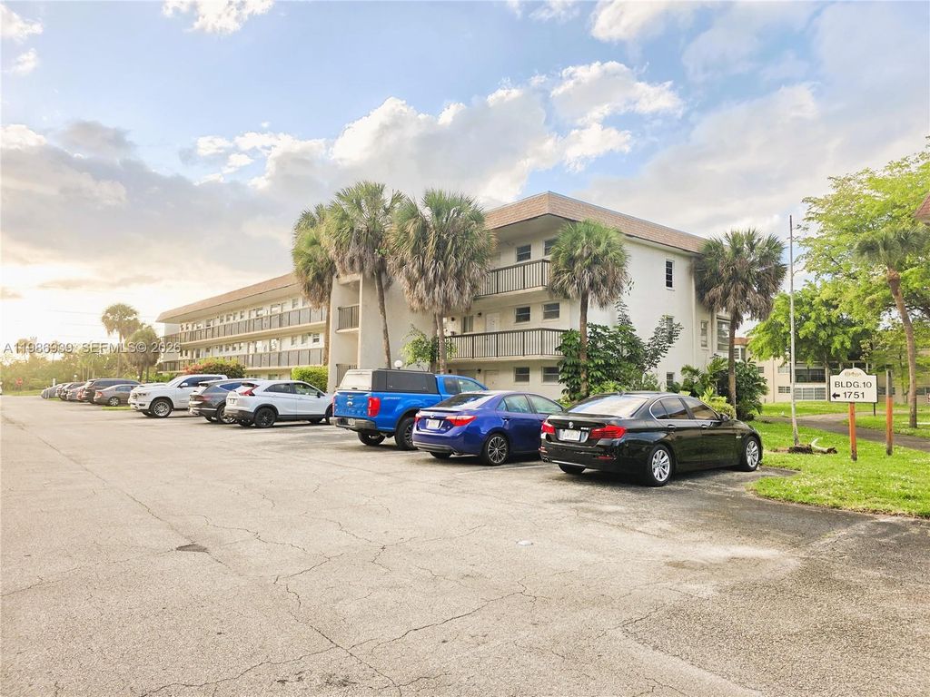 1751 NW 75th Avenue 313, Plantation, FL 33313