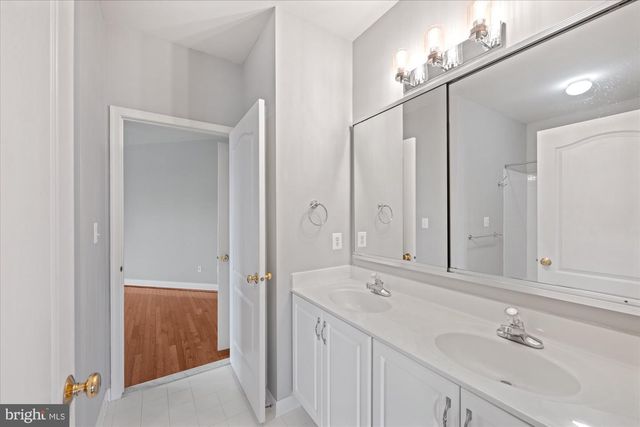 20251 KIAWAH ISLAND DR, Ashburn, VA 20147