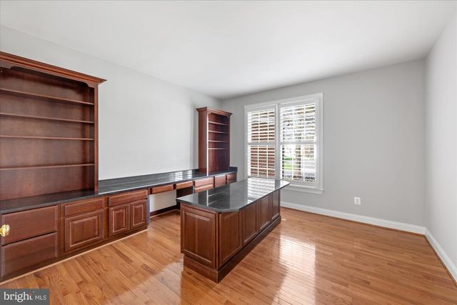 20251 KIAWAH ISLAND DR, Ashburn, VA 20147